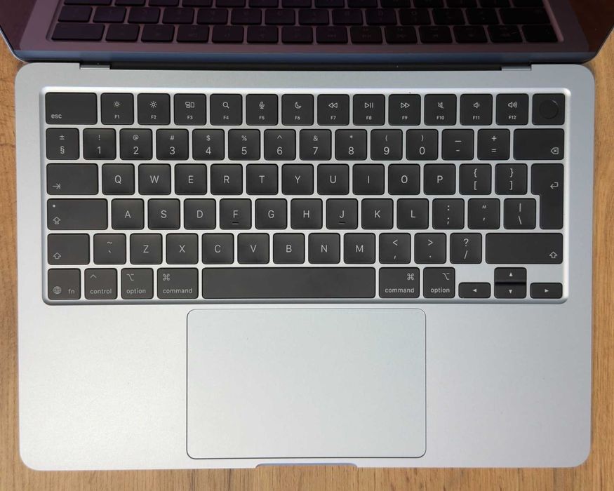 MacBook Air 13 M4 256GB / 16GB Sky Blue - GARANTIE 12 LUNI | TrueGSM