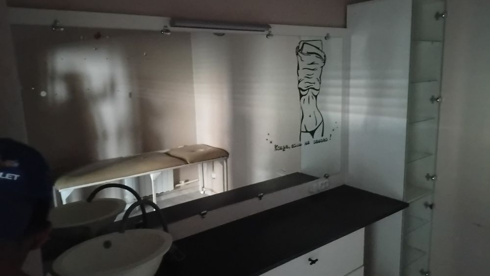 Продам шкаф и зеркало