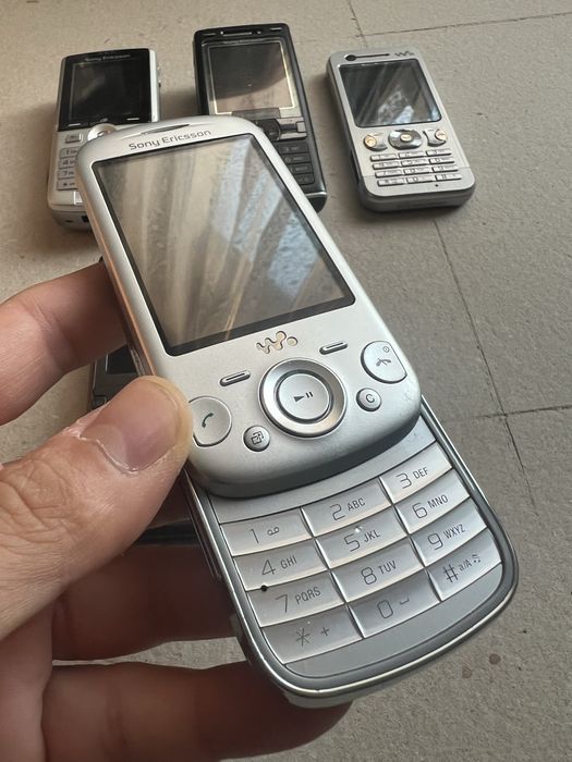 Telefoane Sony Ericsson pentru piese 50 lei bucata