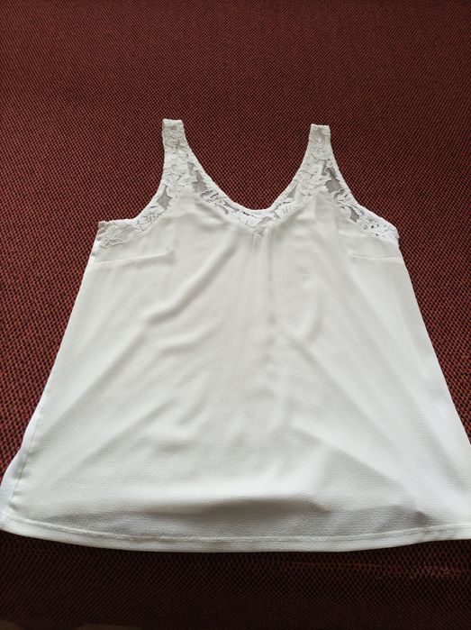 Продавам официални и ежедневни дамски блузи