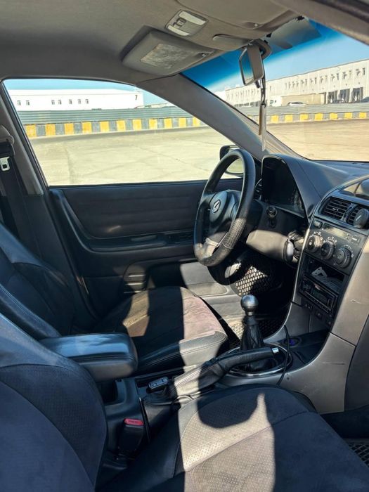 Lexus IS200 / монстр