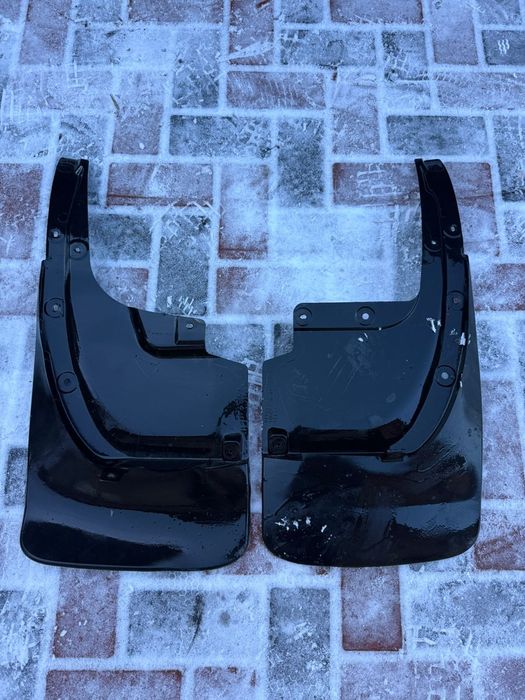 Брызговики задние, б/у оригинал. Lc-200/2007-15г. Цена за одну.