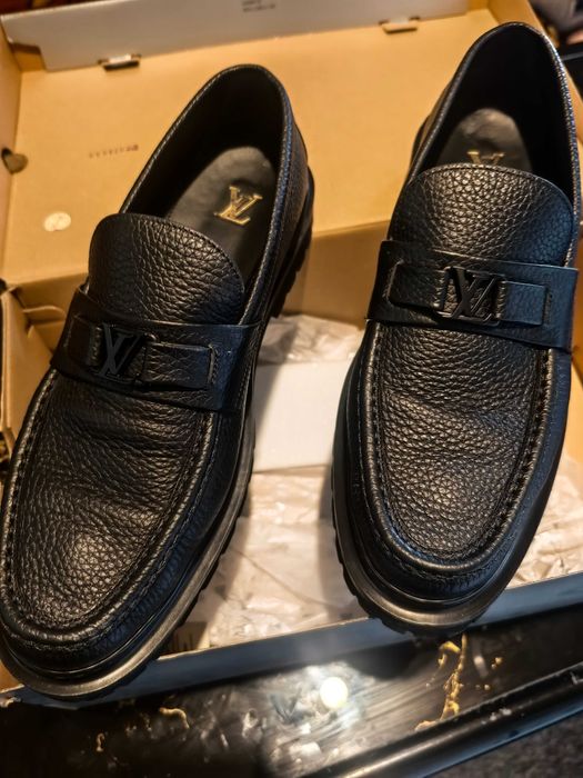 LOUIS VUITTON Hockenheim Moccasin – Black Grainy Leather
