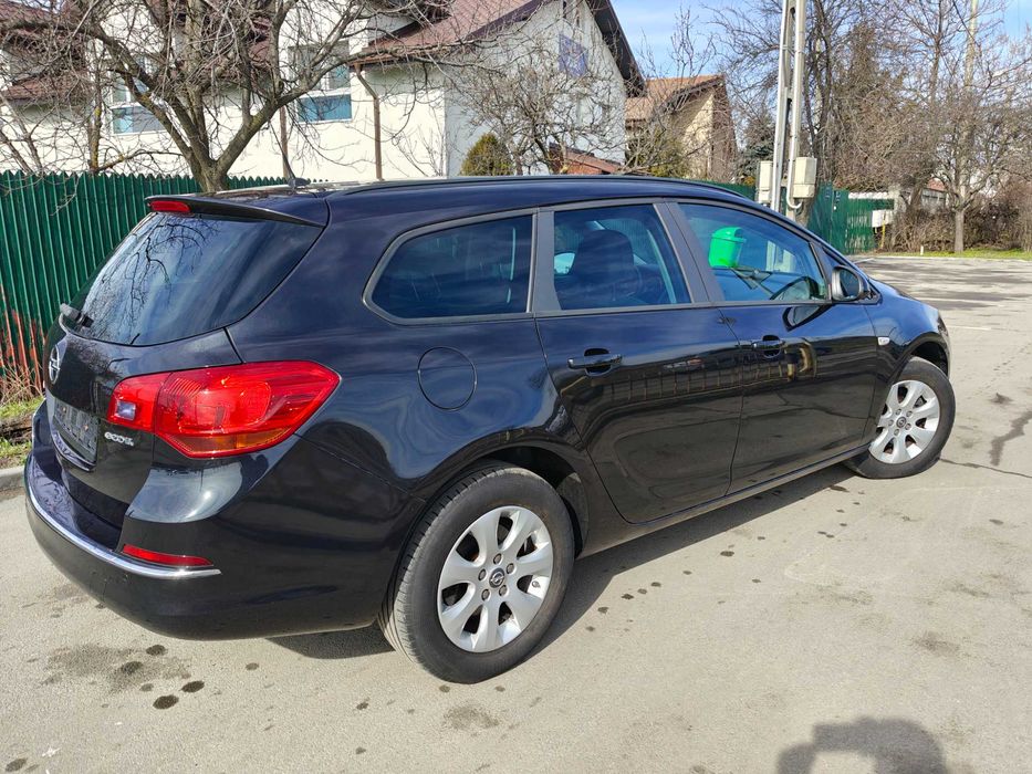 Opel Astra J 2016 Euro6  Carte service/ Rate / Garantie