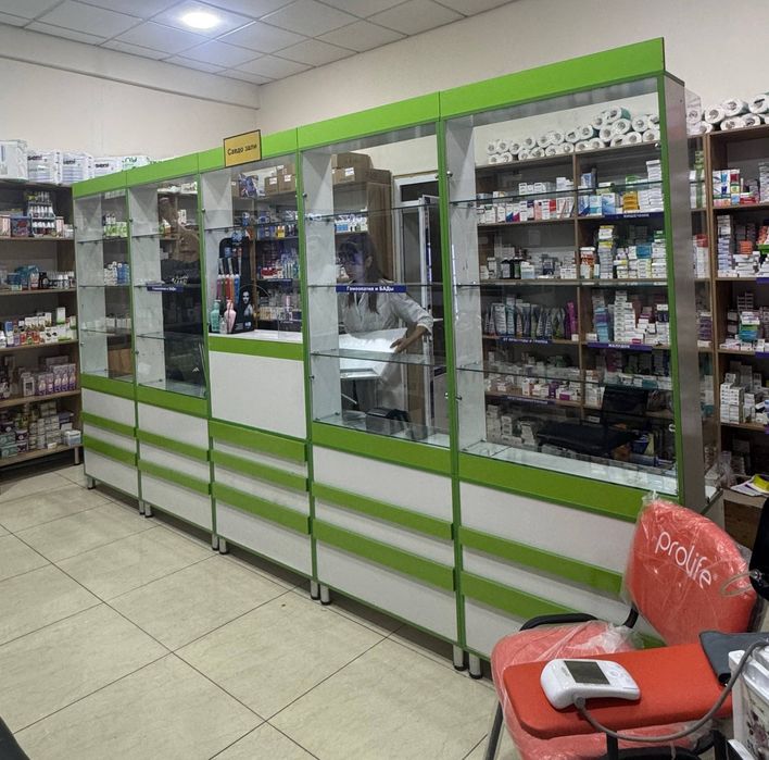 Срочно продается Мебель для аптеки