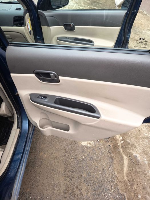 Vind Hyundai Accent  an fabricație 2008 benzina + GPL