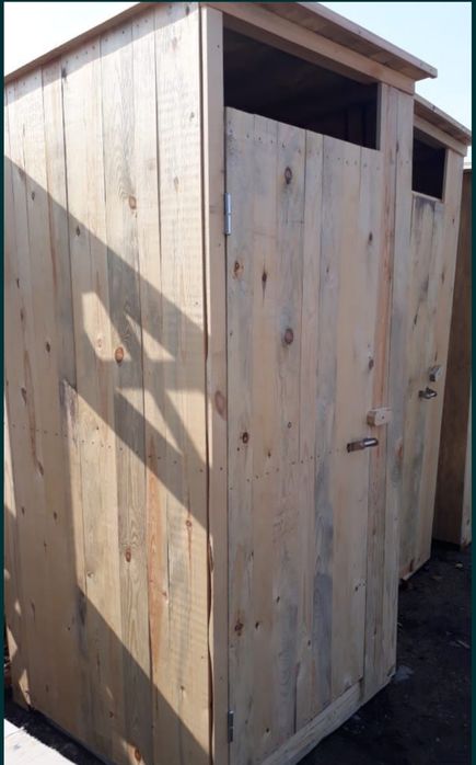 Туалет деревянный