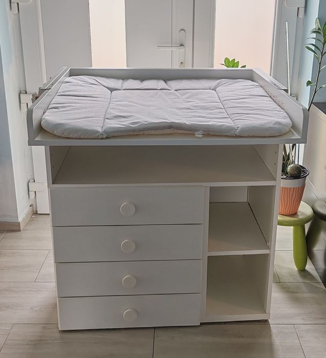 Comoda de înfășat