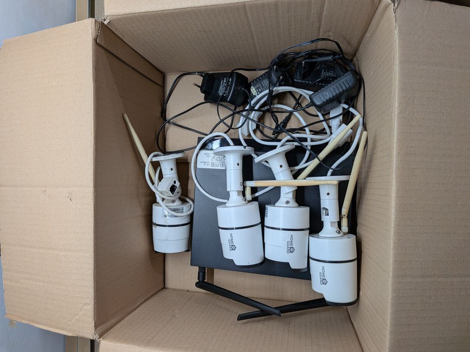 DVR și 4 camere hgnvk4884 homeguard