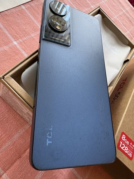 TCL 50 5G  телефон в топ състояние