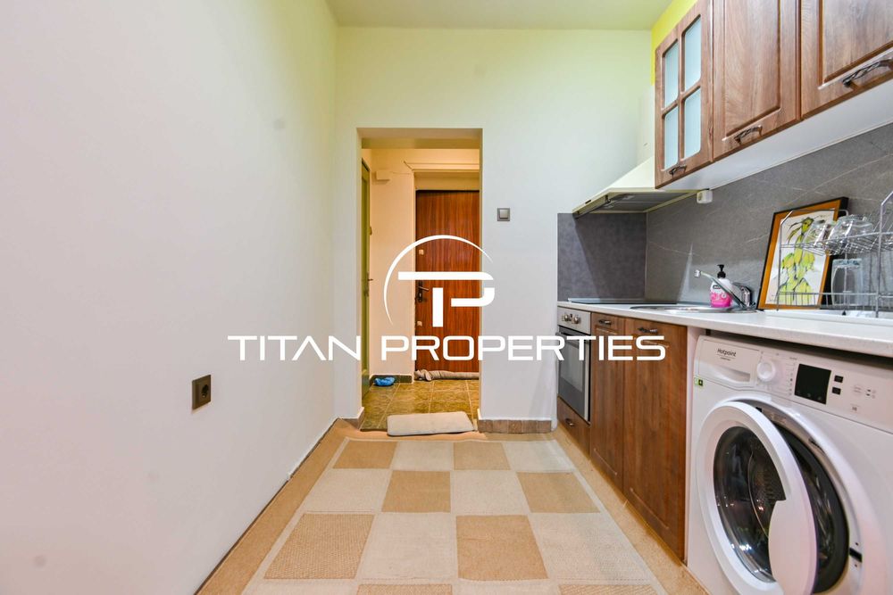 Дава се под наем Двустаен апартамент в София, Център - 55 кв.м за 458.49 € - Снимка #1