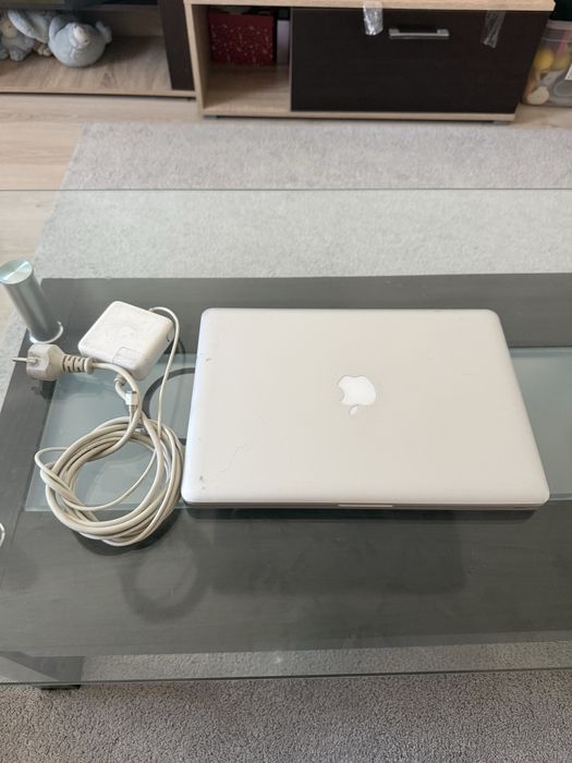 MakBook Pro i5 750 GB