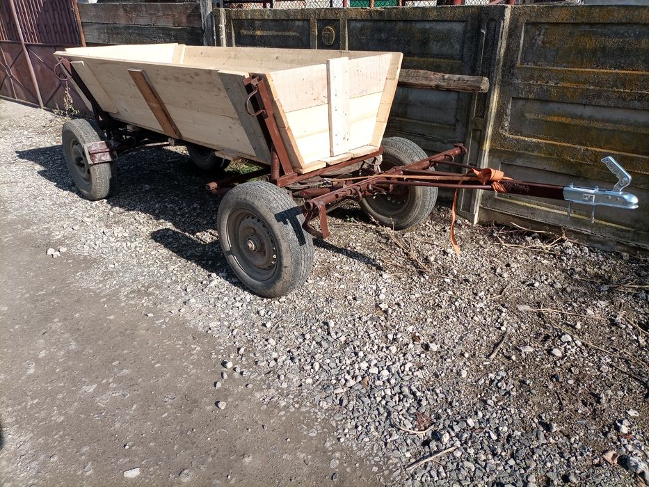 Vând căruță pentru tractor