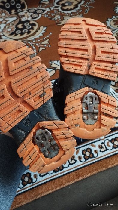 Продам детские ботинки