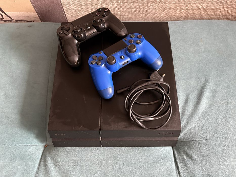 Продам ps4 в отличном состоянии!