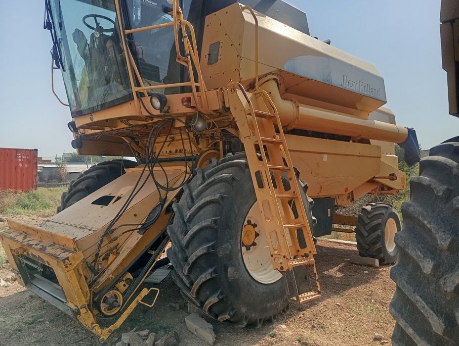 Продам комбайн new Holland