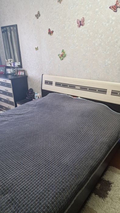 Продам спальный гарнитур