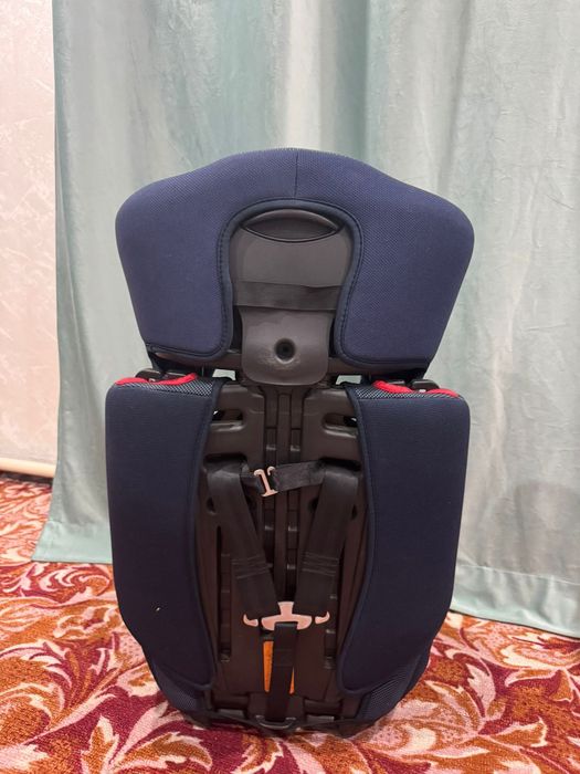 Продам автокресла 2 штуки