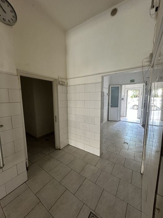 Închiriez spațiu comercial