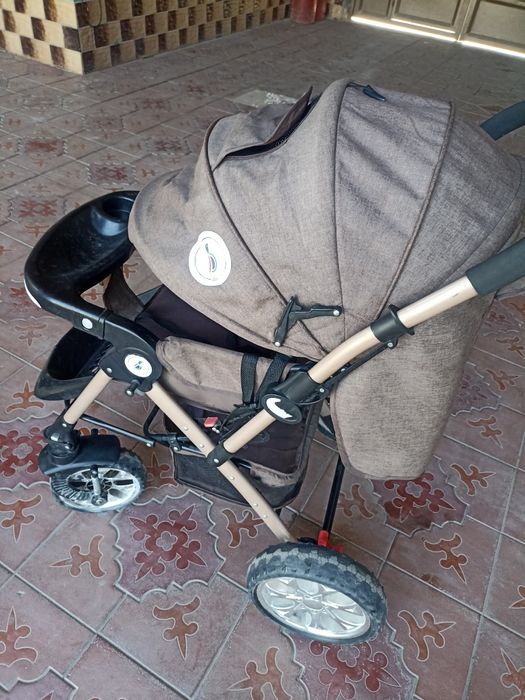 Bolalar aravachasi sotiladi kamchiligi bor ozgina telefon uchun pastda