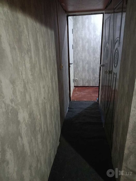 Shaxriston metro yaqinida 1/2 uy sotiladi. Naxt yoki 50% kreditga.