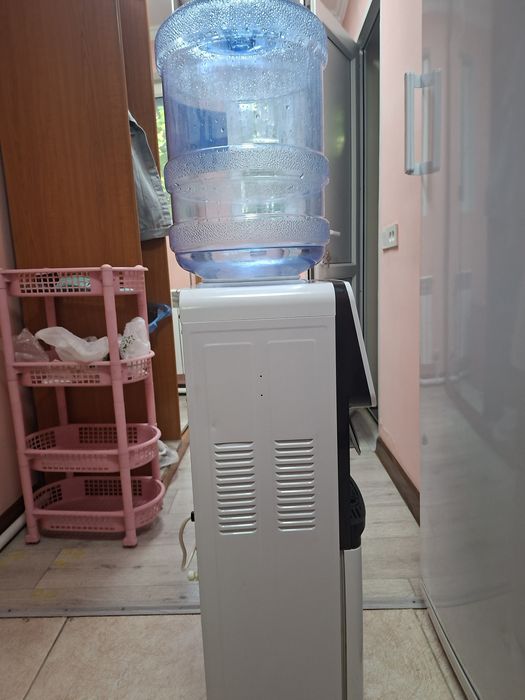 Куллер для воды в рабочем состоянии