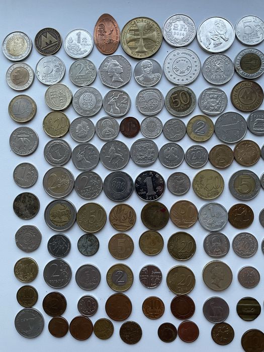 Продам юбилейные монеты. .