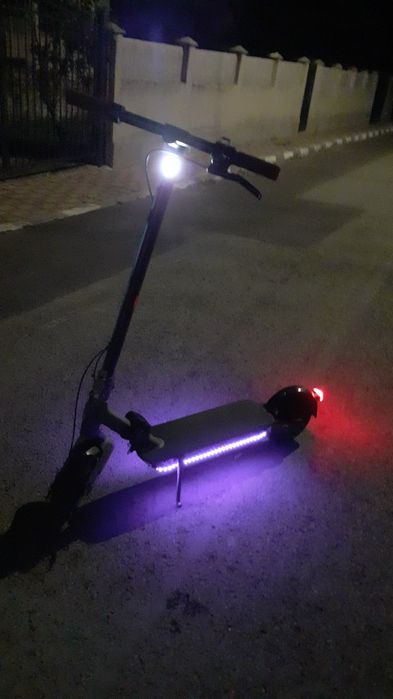 Trotineta electrica Xiaomi 4 Ultra cu doar 680 de km , ingrijita si iubita.