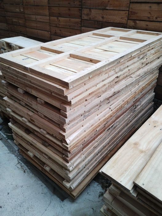 Дървен материал напълно сух