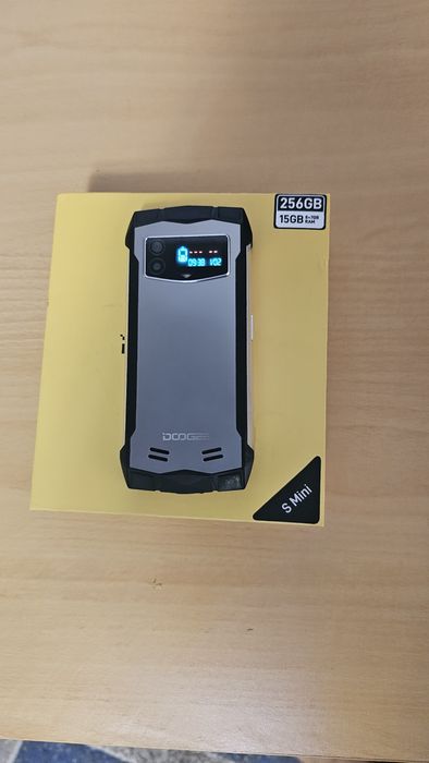 Уникален телефон DOOGEE S Mini