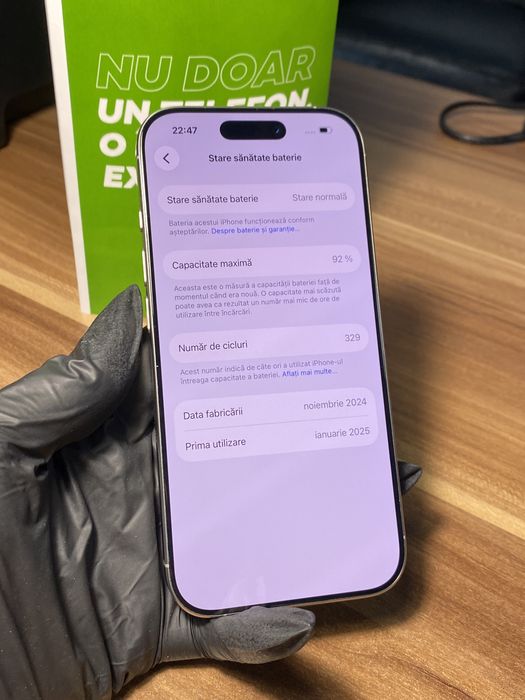 iPhone 16 Pro• 256 GB • Natural Titanium