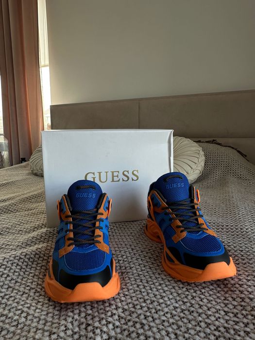 Обувки Guess.   .