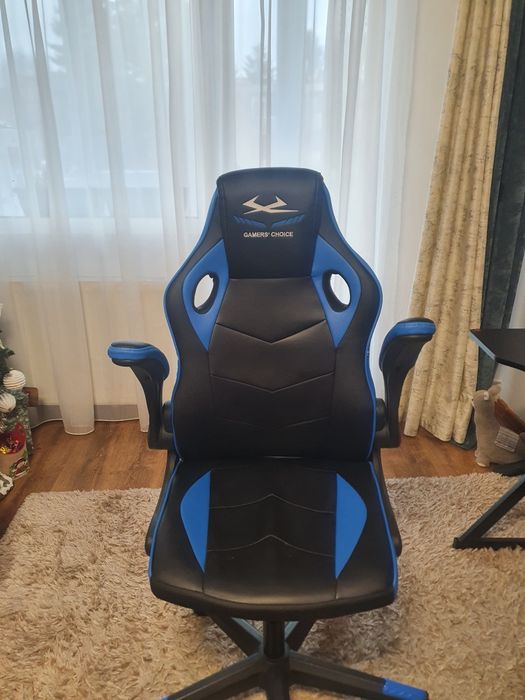 Vând scaun de gaiming