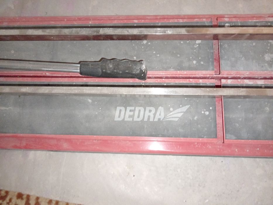 Mașina de tăiat gresie dedra