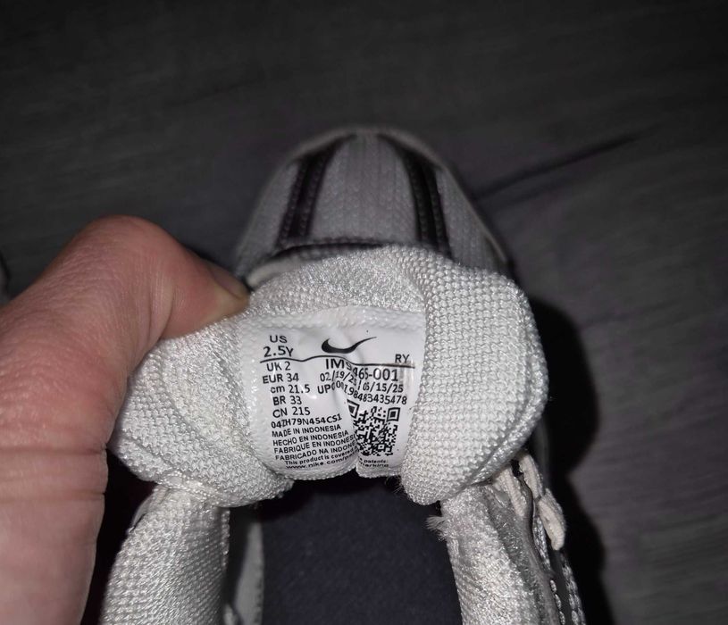 Adidași Nike noi nr 34 copii unisex