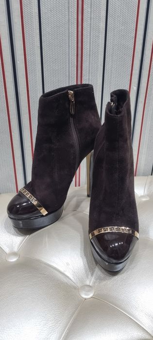 Продам ботильоны.