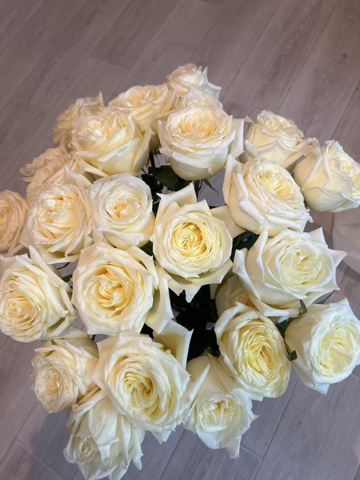 Пионовидные  свежие розы 25шт