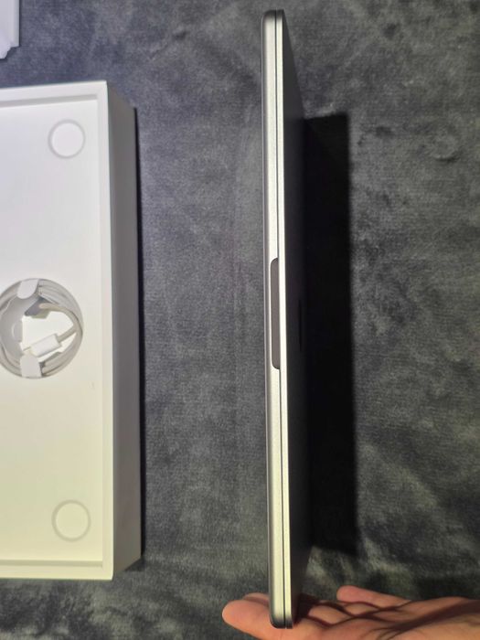 КАТО НОВ 256GB Apple MacBook Air 13.6'' M3 / 16GB Гаранция Зора 2027г.