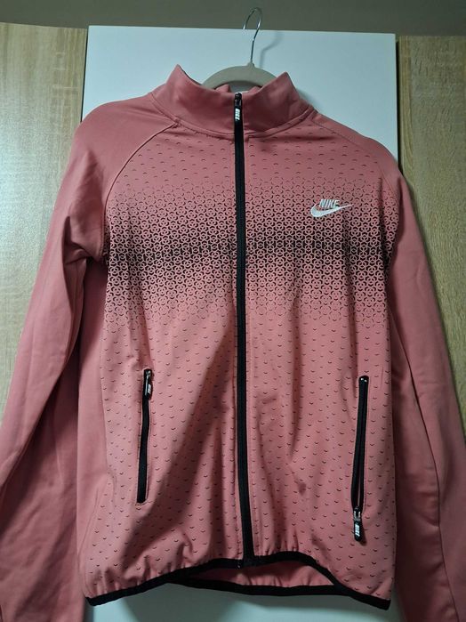 Чисто нов спортен екип дамски