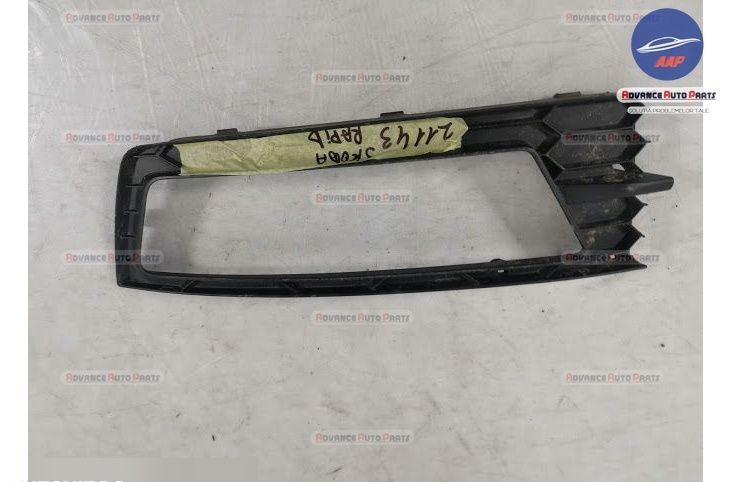 Шкода Рапид / Skoda Rapid 1 [Оригинална лява решетка на фар]