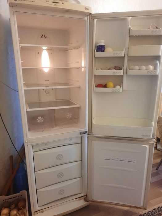 Холодильник б/у продам