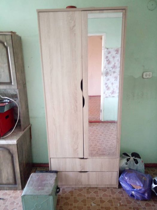 Продается недорого кухонный гарнитур и прихожка