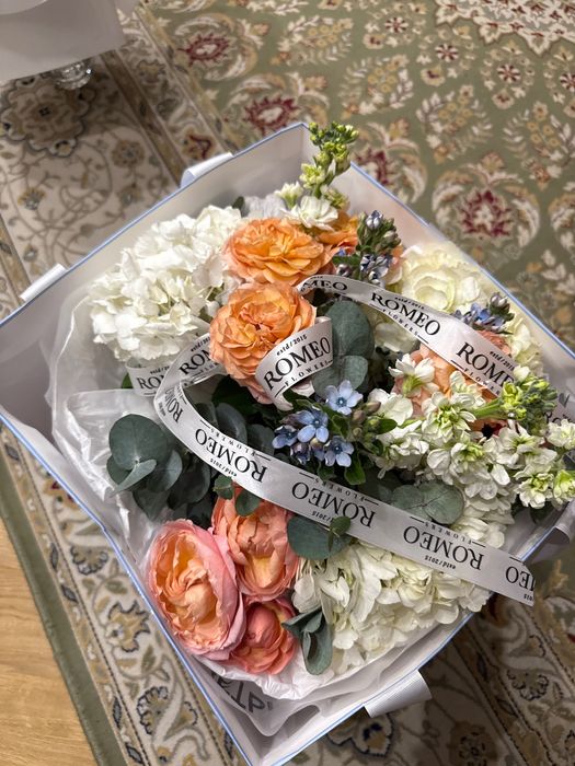 Красивая композиция , от Ромео.