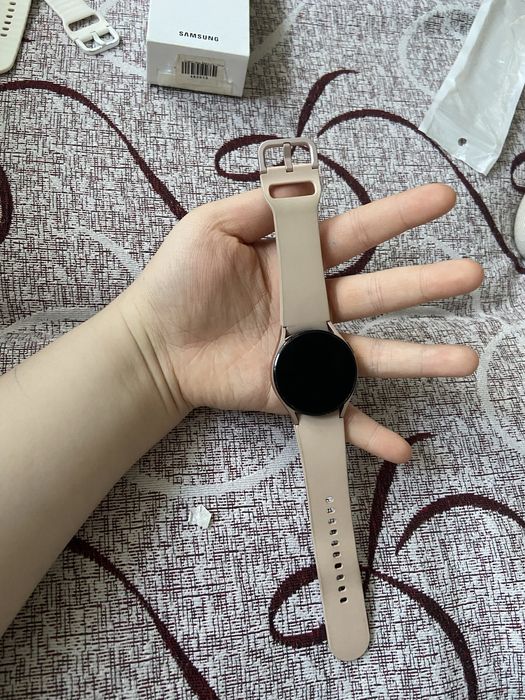 Продам часы Samsung Galaxy Watch 4