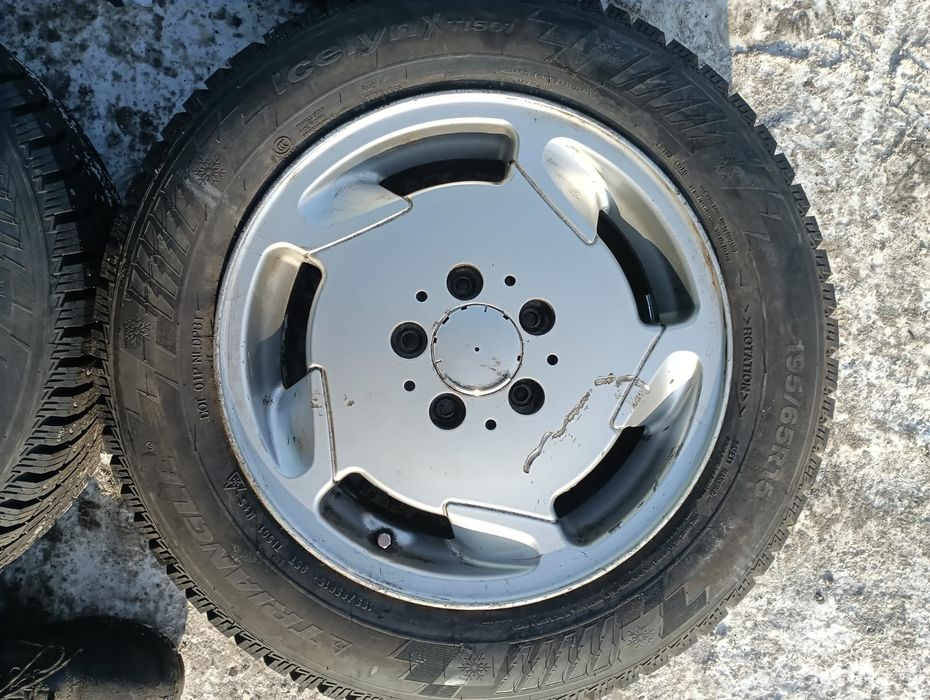 Диски с зимней резиной на Мерседес