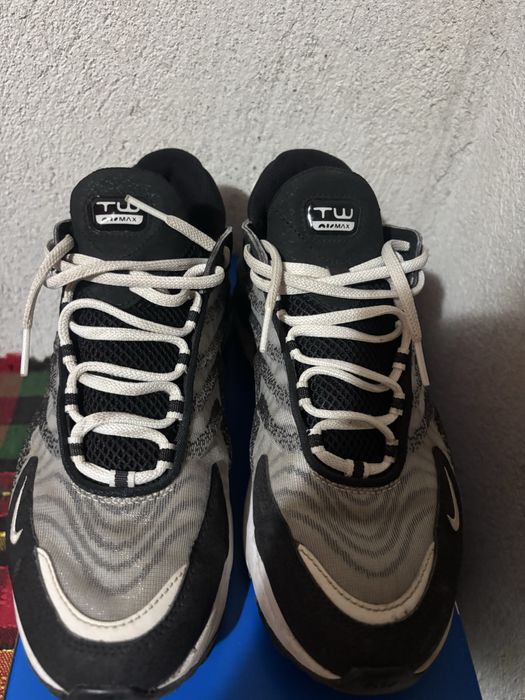 Nike Air Max TW.