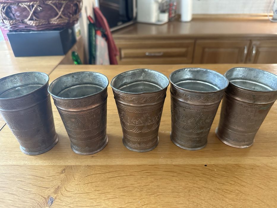 Медни комплекти