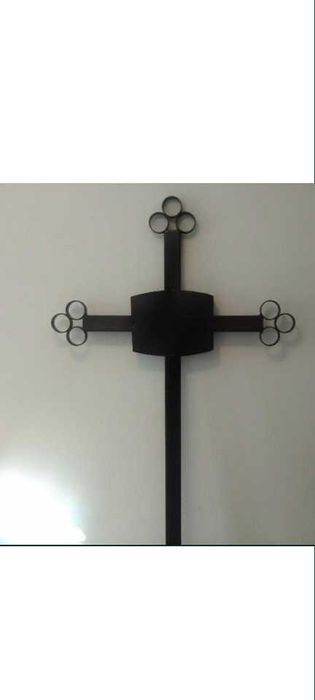 Cruce din fier pentru mormânt