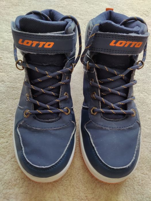 Adidași Lotto nr.35, stare excepțională