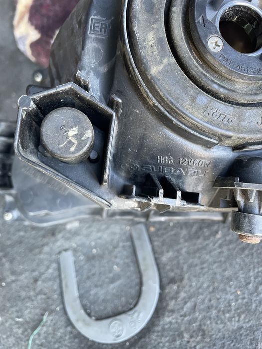 Оригинални фарове за субару outback / Legacy оборудвани ксенон